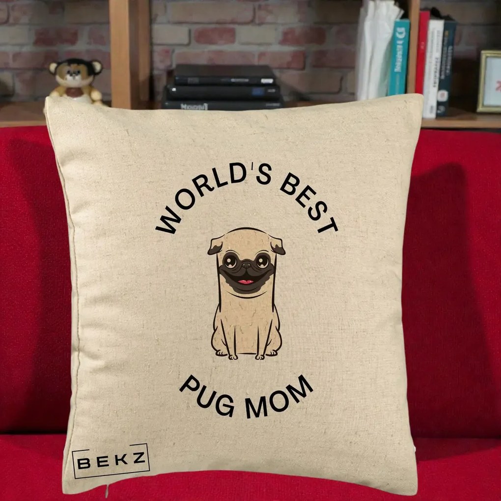 Cadou pentru Iubitorii de Caini - Perna Personalizata World's Best Pug Mom, 40x40 cm, Bej, Husa Detasabila, Perna Inclusa, BEKZ®