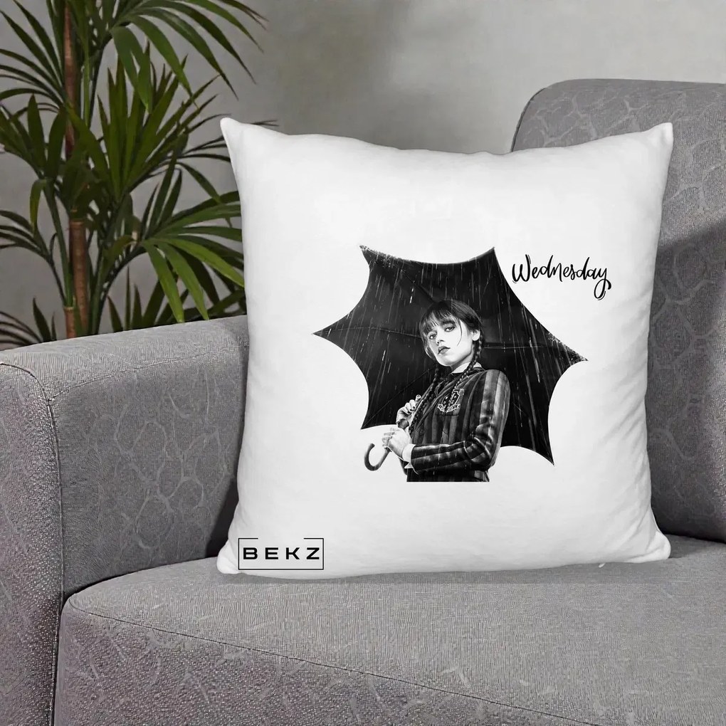 Perna Personalizata Wednesday Addams cu Umbrela Foto, 40x40 cm, Alb Pufos, Husa Detasabila, Perna Inclusa, BEKZ®