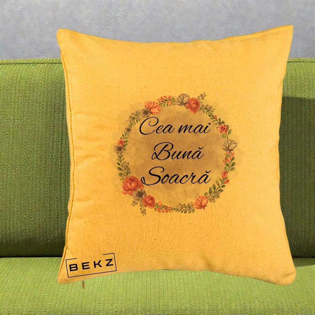 Cadou pentru Soacra - Perna Personalizata Cea mai Buna Soacra cu Coronita Flori Roz si Mov, 40x40 cm, Galben, Husa Detasabila, Perna Inclusa, BEKZ®