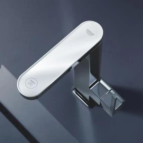 Baterie lavoar Grohe Plus, pipa pivotanta si afisaj LED, ventil click clack