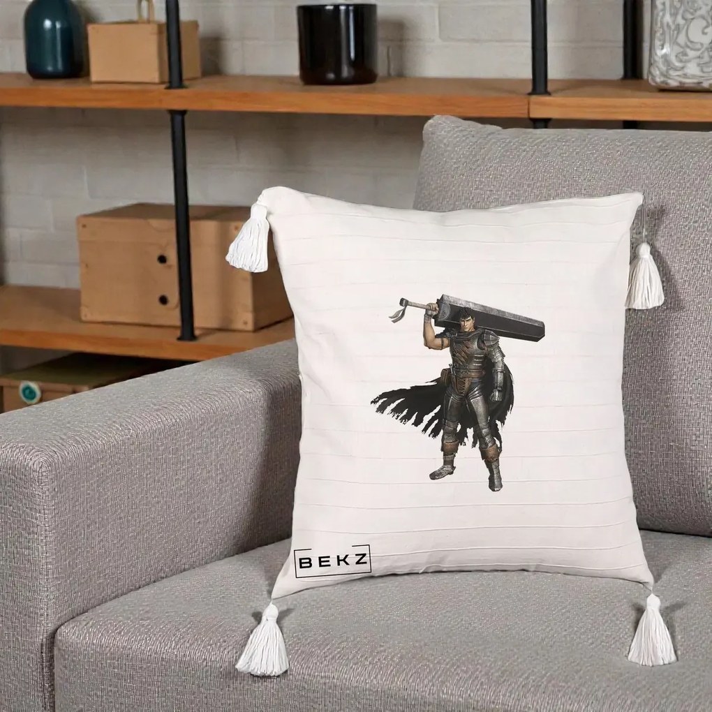 Perna Personalizata Berserk Guts Luptatorul Negru, 40x40 cm, Bej cu Franjuri, Husa Detasabila, Perna Inclusa, BEKZ®