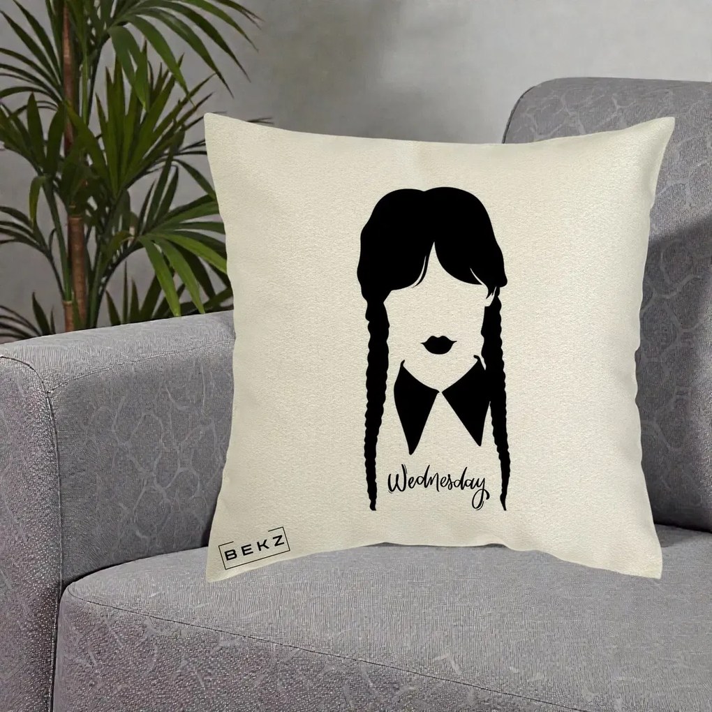 Perna Personalizata Wednesday Addams Silueta Alb-Negru, 40x40 cm, Ecru, Husa Detasabila, Perna Inclusa, BEKZ®
