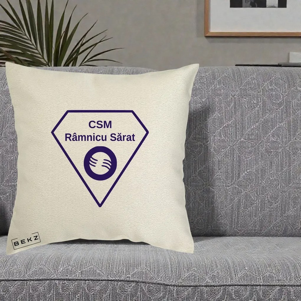 Perna Personalizata CSM Ramnicu Sarat Fotbal, 40x40 cm, Ecru, Husa Detasabila, Perna Inclusa, BEKZ®