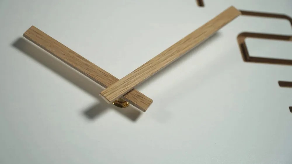 Ceas de perete alb elegant în combinație cu lemn de 40 cm