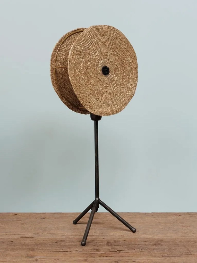Lampa de masa, din iarba Moonj si baza metalica, Kenya