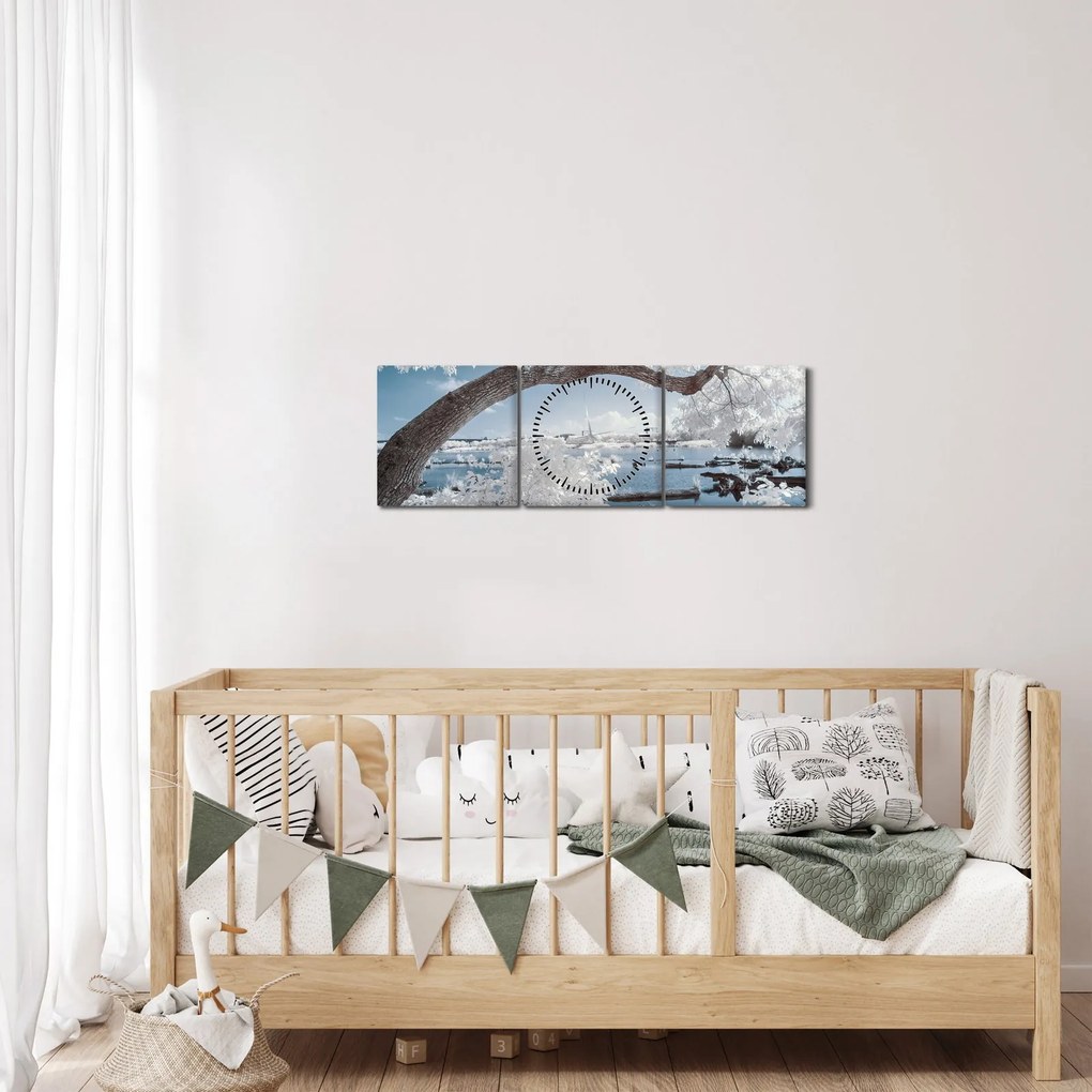 Tablou cu copac înzăpezit lângă apă (cu ceas) (90x30 cm)
