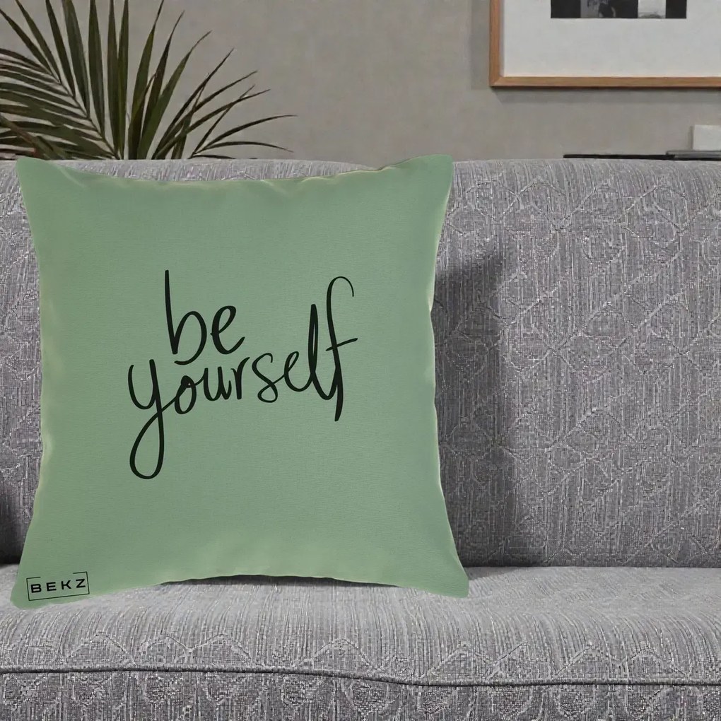 Perna Decorativa Be Yourself Caligrafie Neagra, 40x40 cm, Verde, Husa Detasabila, Perna Inclusa, BEKZ®