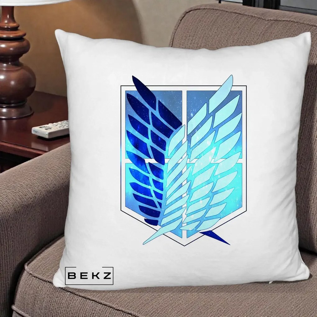 Perna Personalizata Attack on Titan Wings of Freedom, 40x40 cm, Alb Pufos, Husa Detasabila, Perna Inclusa, BEKZ®