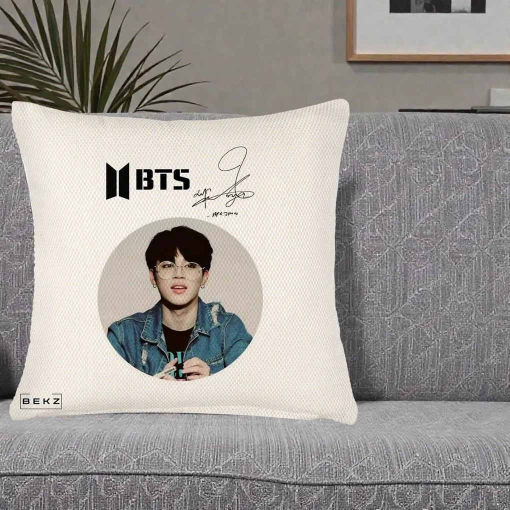 Perna Personalizata K-pop BTS Jimin Portret Cerc Autograf Geaca, 40x40 cm, Crem Reliefat, Husa Detasabila, Perna Inclusa, BEKZ®