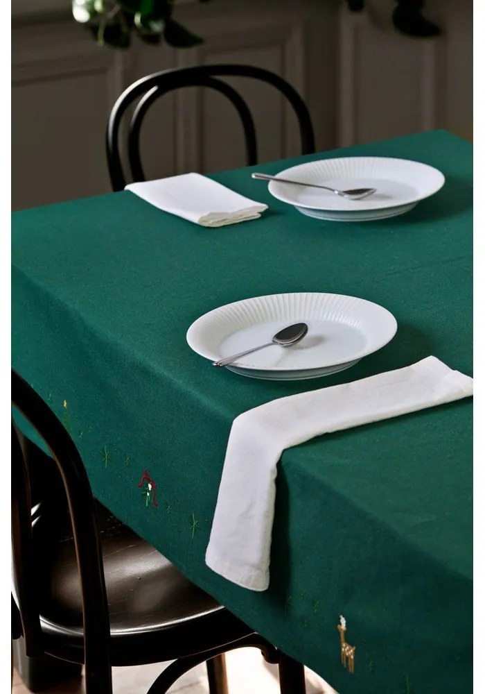 Față de masă din amestec de bumbac 150x270 cm cu model de Crăciun Christmas Fable – JUNA