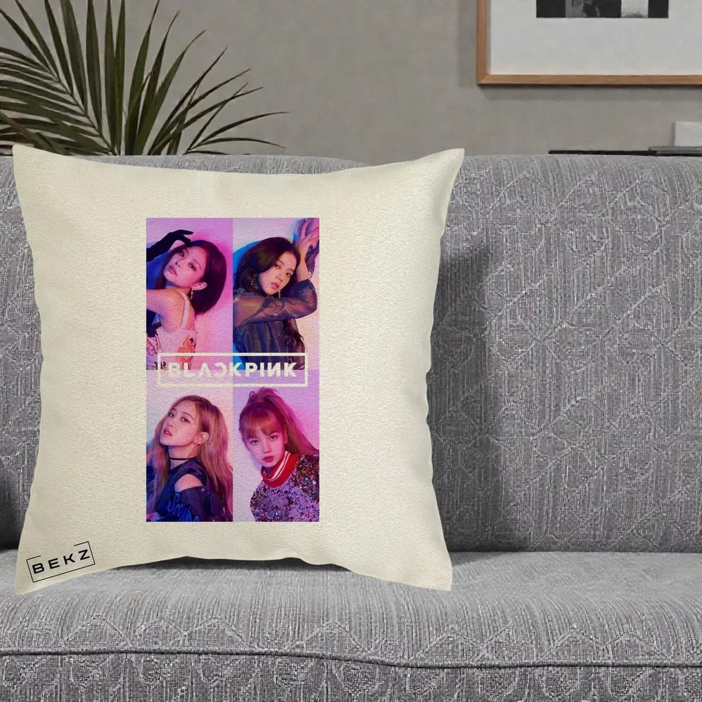 Perna Personalizata K-pop BLACKPINK Poster Colaj 4 Membre Violet Roz, 40x40 cm, Ecru, Husa Detasabila, Perna Inclusa, BEKZ®