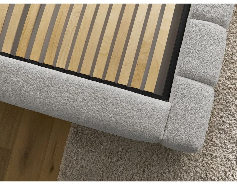 Pat matrimonial gri deschis tapițat cu spațiu de depozitare cu somieră 160x200 cm Denali – Bobochic Paris