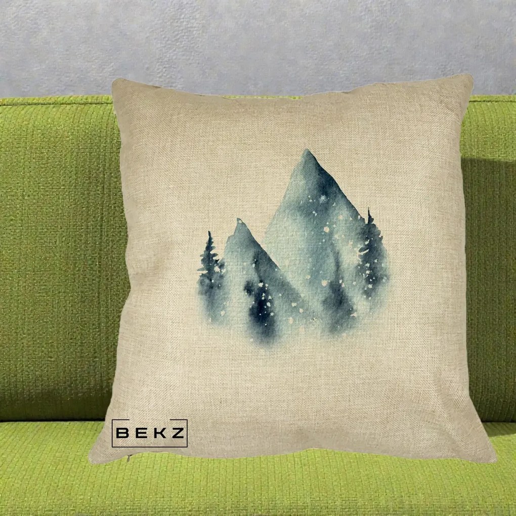 Perna Decorativa Munti Inzapeziti Acuarela Indigo, 40x40 cm, Crem, Husa Detasabila, Perna Inclusa, BEKZ®