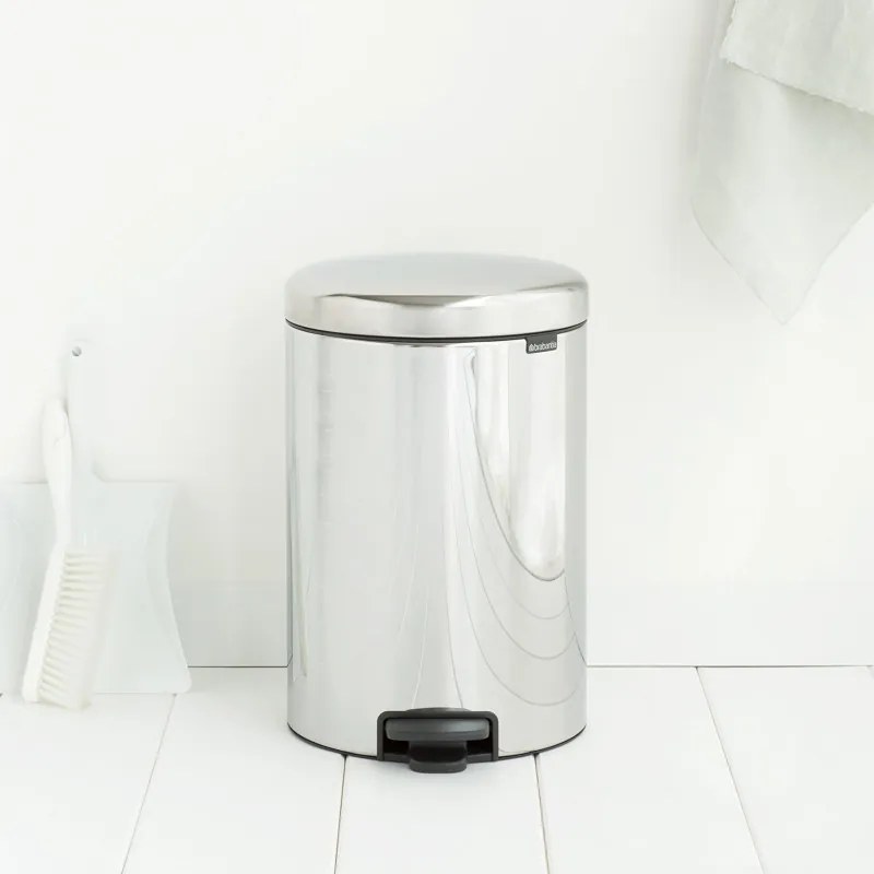 Cos de gunoi cu pedala Brabantia NewIcon 649048, 20 L, Inchidere lina, Baza antiderapanta, Cos interior metalic, Inox