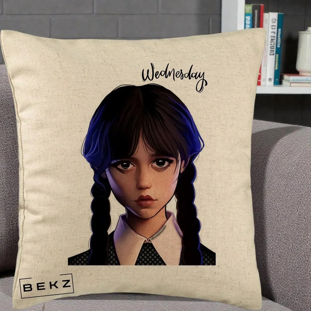 Perna Personalizata Wednesday Addams Portret Realist, 40x40 cm, Bej, Husa Detasabila, Perna Inclusa, BEKZ®