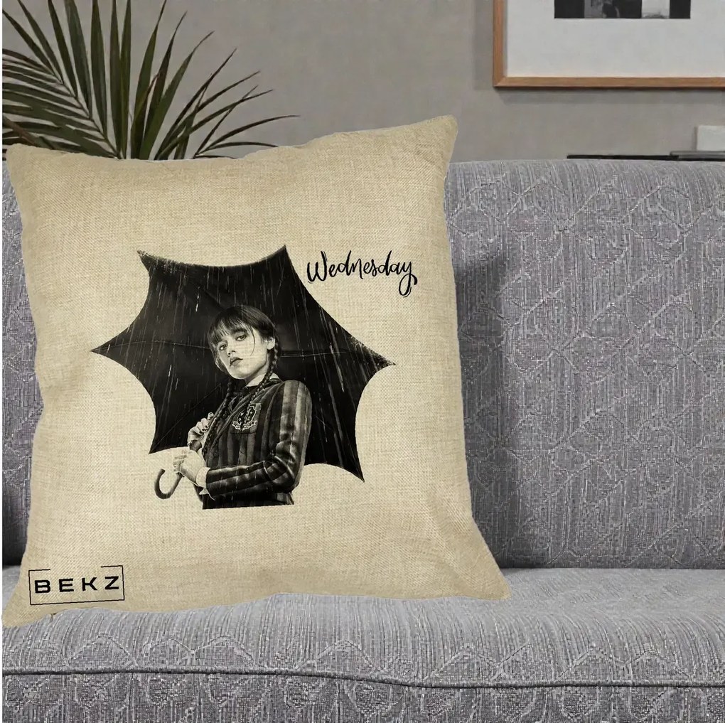 Perna Personalizata Wednesday Addams cu Umbrela Foto, 40x40 cm, Crem, Husa Detasabila, Perna Inclusa, BEKZ®