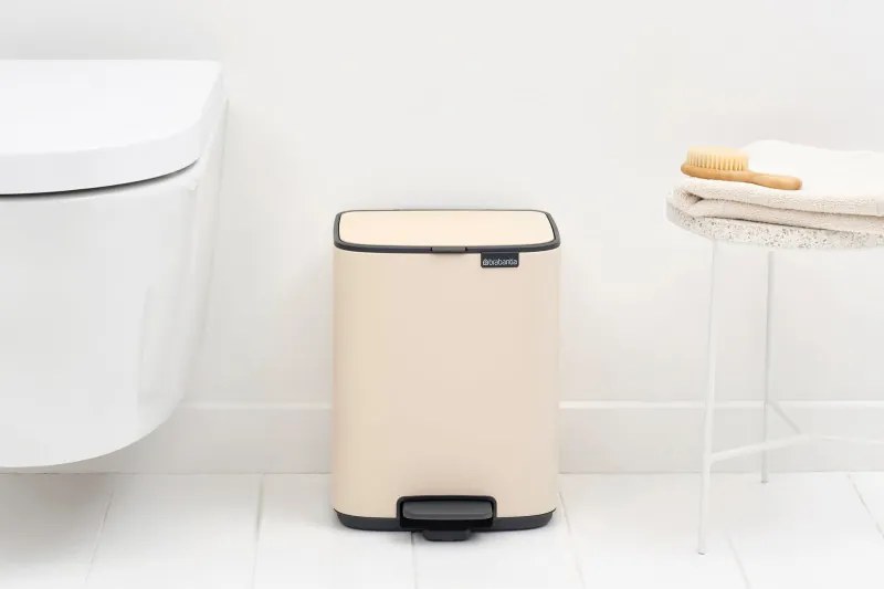 Cos de gunoi Brabantia Bo Pedal 1010077, 7 l, Inchidere lenta, Baza cauciucata, Bej