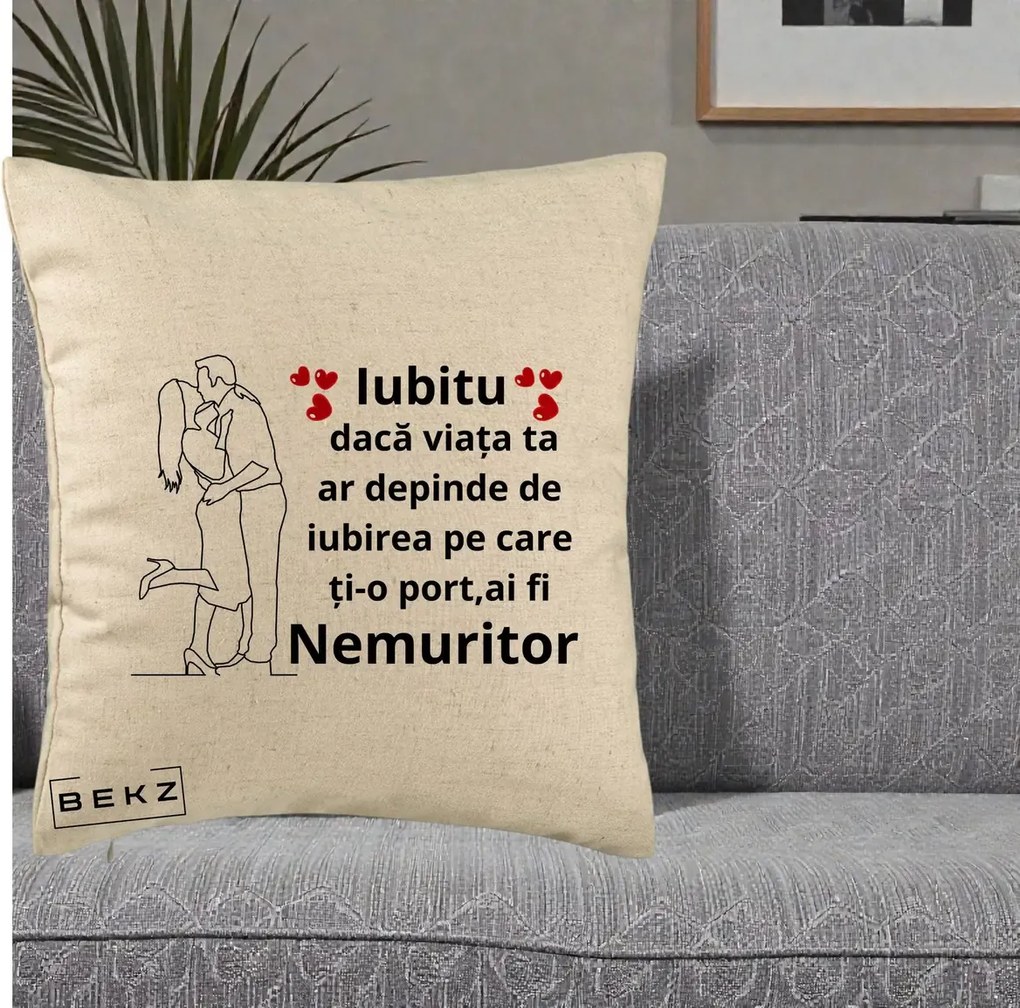 Cadou pentru Iubit - Perna Personalizata Iubitu Nemuritor cu Cuplu Line-Art si Inimi Rosii, 40x40 cm, Bej, Husa Detasabila, Perna Inclusa, BEKZ®