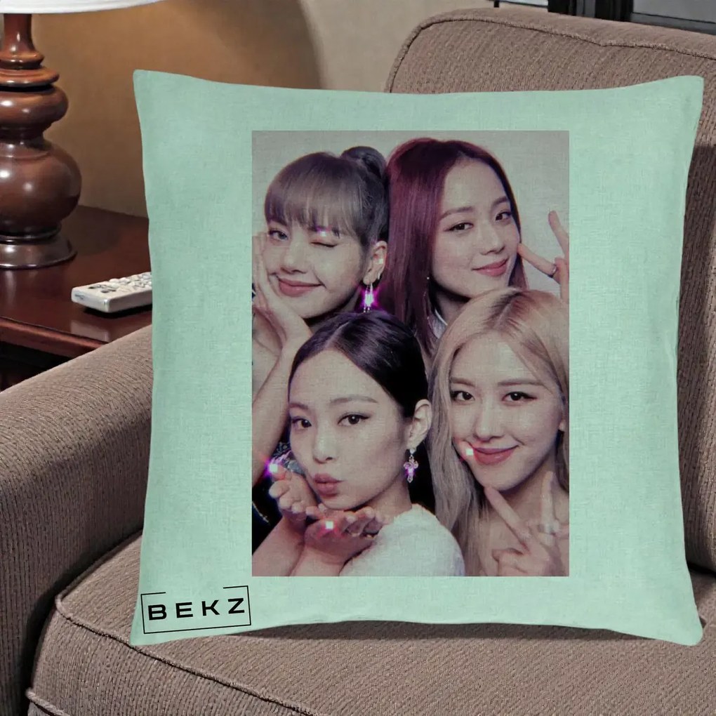 Perna Personalizata K-pop BLACKPINK Foto Grup Selfie Roz cu Glitter, 40x40 cm, Verde Menta, Husa Detasabila, Perna Inclusa, BEKZ®