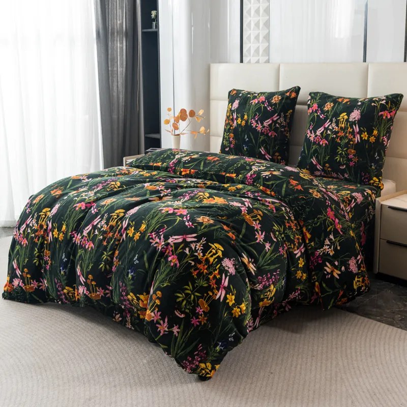 Set Lenjerie cocolino MYSTIC GARDEN verde inchis + Cearsaf Cocolino microplus cu elastic SOFT 180x200 cm alb, pat dublu