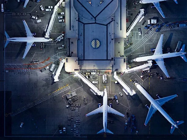 Ilustrație Airliners at  gates and Control Tower at LAX, Michael H