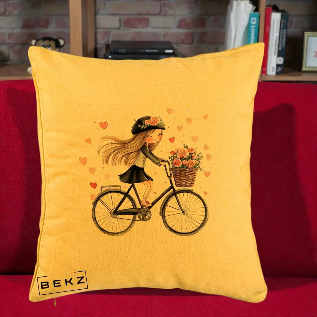 Perna Decorativa Fetita Kawaii pe Bicicleta cu Trandafiri si Inimioare, 40x40 cm, Galben, Husa Detasabila, Perna Inclusa, BEKZ®