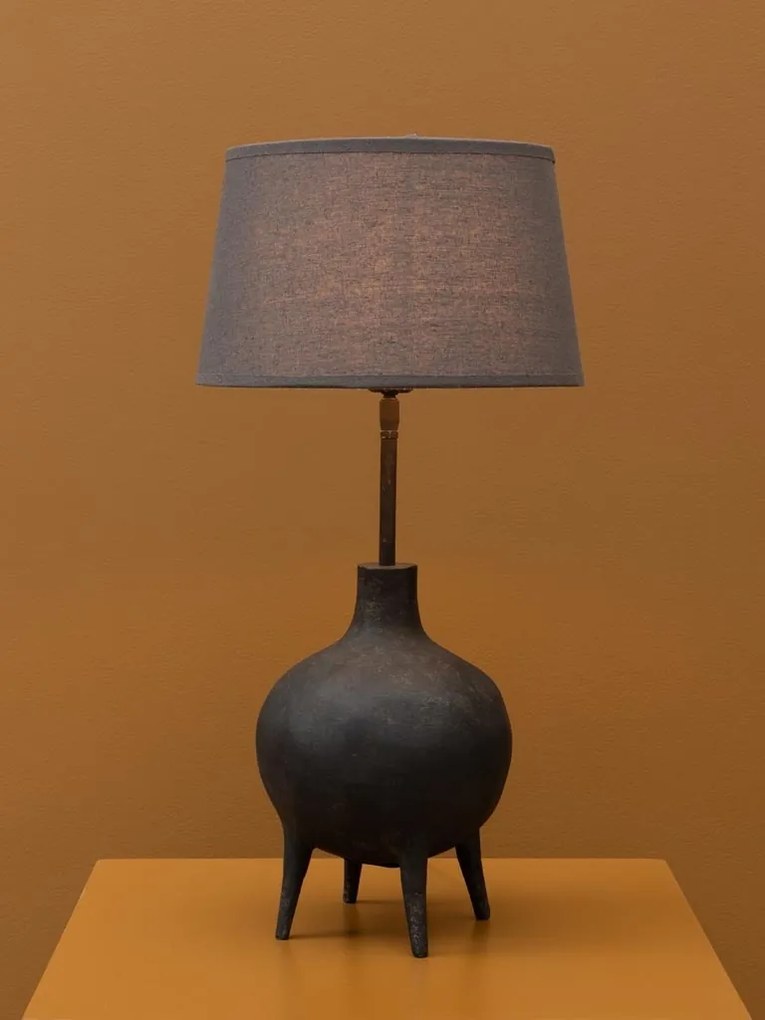 Lampă de masă din bumbac și in gri, cu structură din aluminiu gri antichizat, formă sferică, finisaj patinat, 61×30 cm, „Gilda"