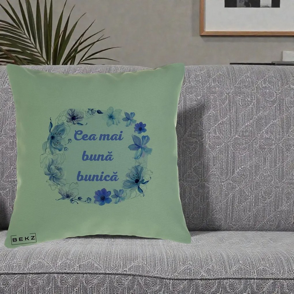 Cadou pentru Bunica - Perna Personalizata Cea Mai Buna Bunica Coronita Flori Albastre Acuarela, 40x40 cm, Verde, Husa Detasabila, Perna Inclusa, BEKZ®