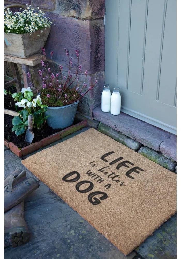 Covoraș de intrare din fibre de nucă de cocos 40x60 cm Life Is Better With a Dog – Artsy Doormats
