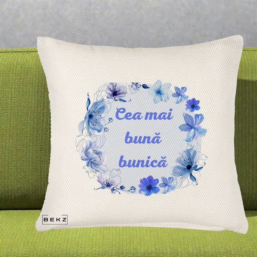 Cadou pentru Bunica - Perna Personalizata Cea Mai Buna Bunica Coronita Flori Albastre Acuarela, 40x40 cm, Crem Reliefat, Husa Detasabila, Perna Inclusa, BEKZ®