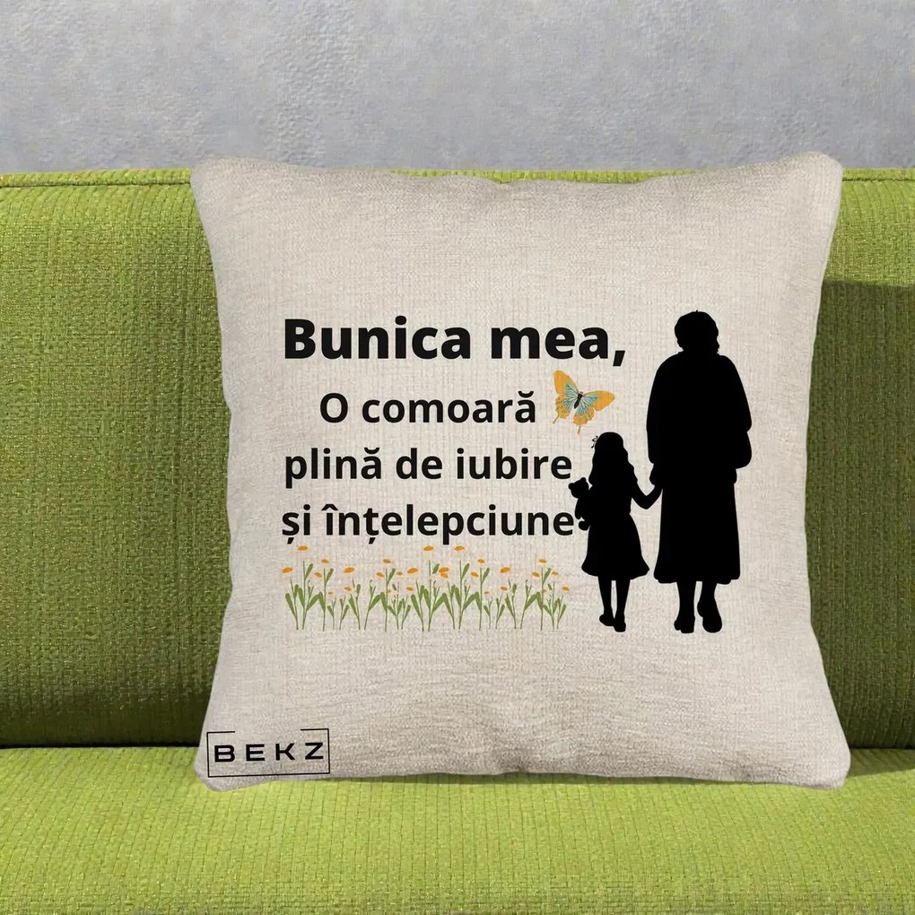 Cadou pentru Bunica - Perna Personalizata Bunica Mea Comoara Iubire Intelepciune Varianta Extinsa, 40x40 cm, Bej Canapea, Husa Detasabila, Perna Inclusa, BEKZ®