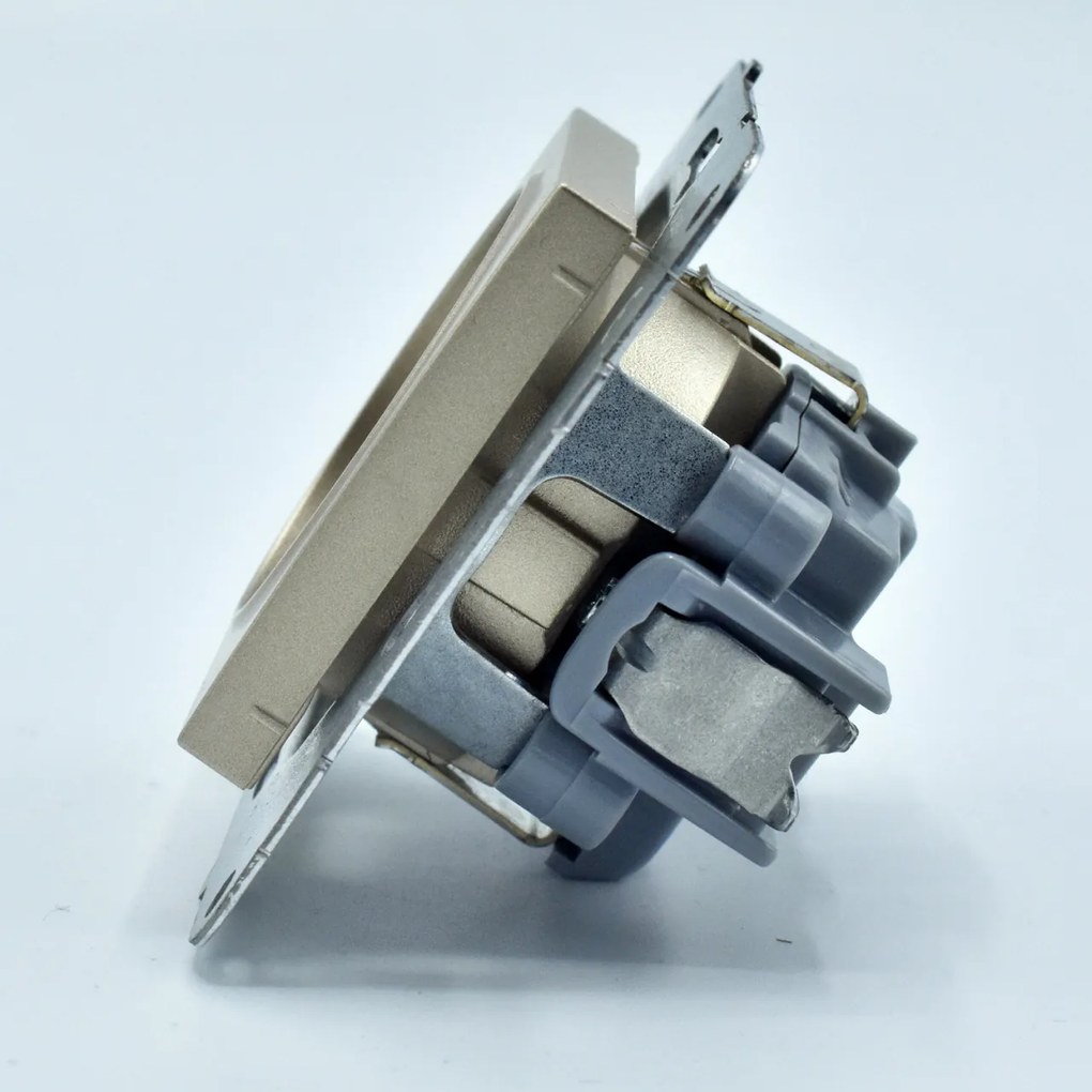 Priza simpla cu impamantare si protectie copii, 16A, IP20, Bronz, Panasonic Arkedia Slim \ Karre Plus