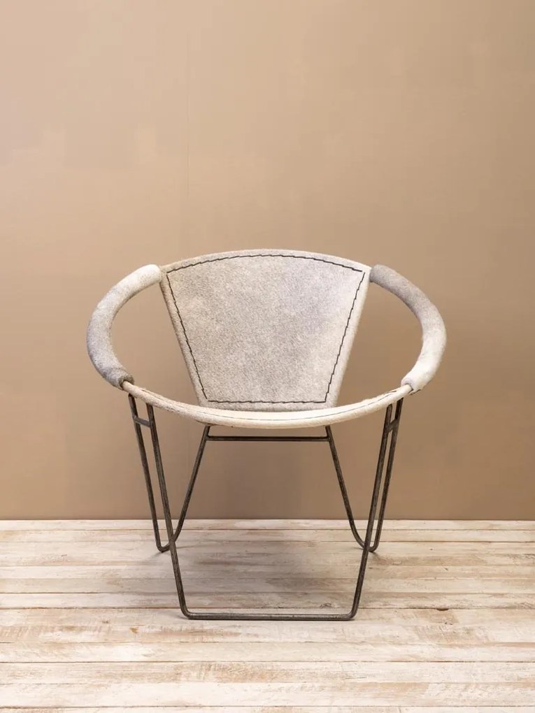 Fotoliu gri din piele de vacă cu structură din metal, „Arceau”