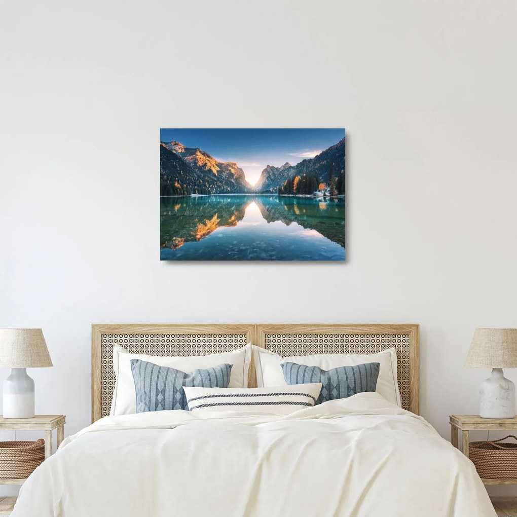 Tablou pe sticlă - Lacul montan (70x50 cm)