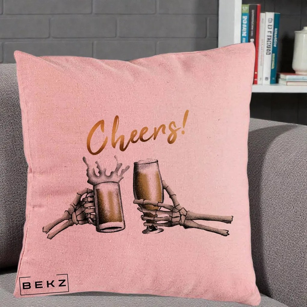Perna Decorativa Halloween Cheers Schelete cu Bere, 40x40 cm, Roz, Husa Detasabila, Perna Inclusa, BEKZ®