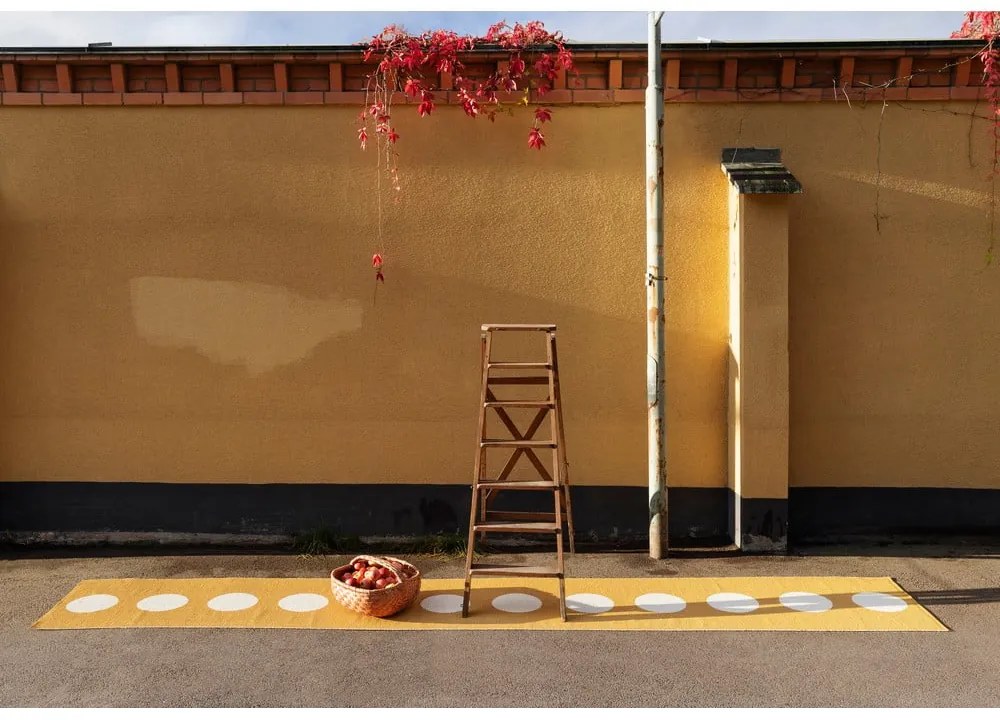 Covor tip traversă pentru interior și exterior galben ocru 70x225 cm Vera Ochre – Pappelina