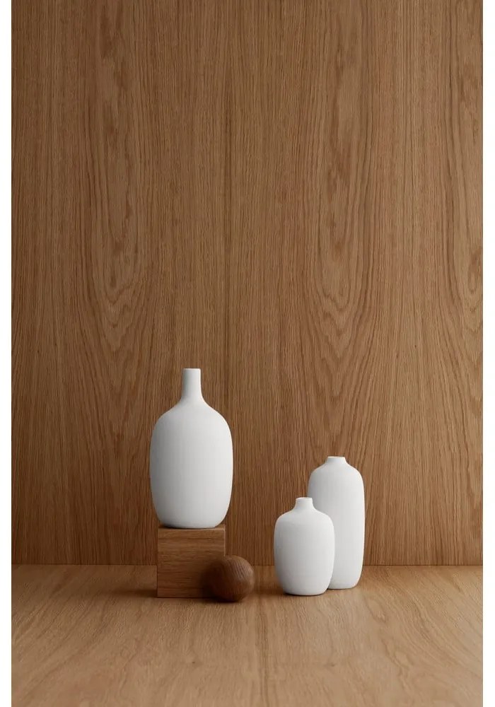Vază albă din ceramică (înălțime 18 cm) Ceola – Blomus