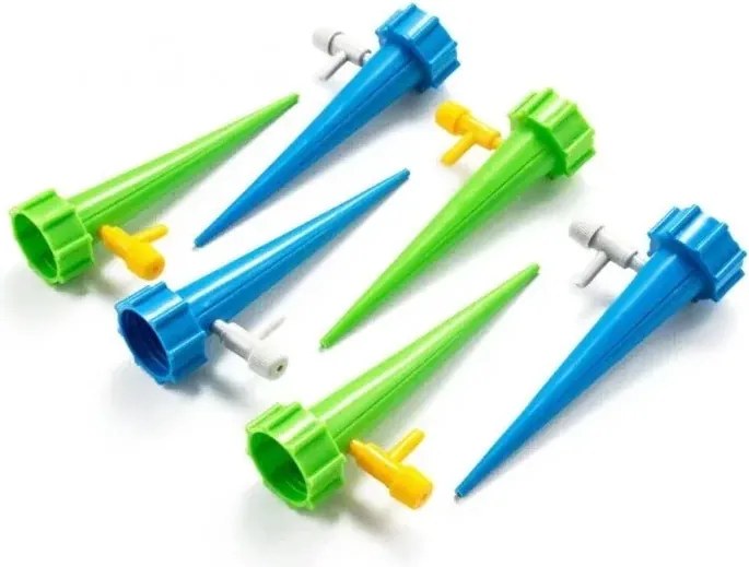 Set pentru udarea plantelor - 10x irigator cu supapă de scurgere