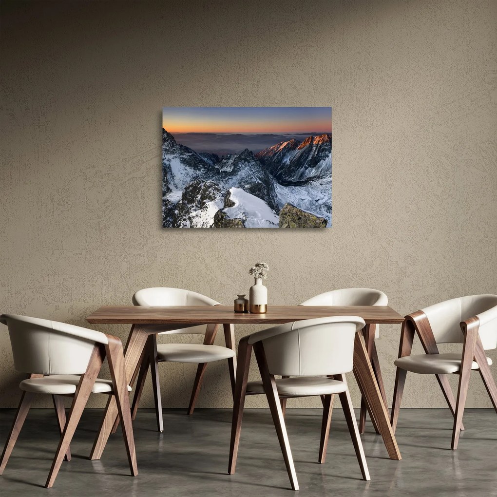 Tablou pe sticlă - Răsărit de soare în munți (70x50 cm)