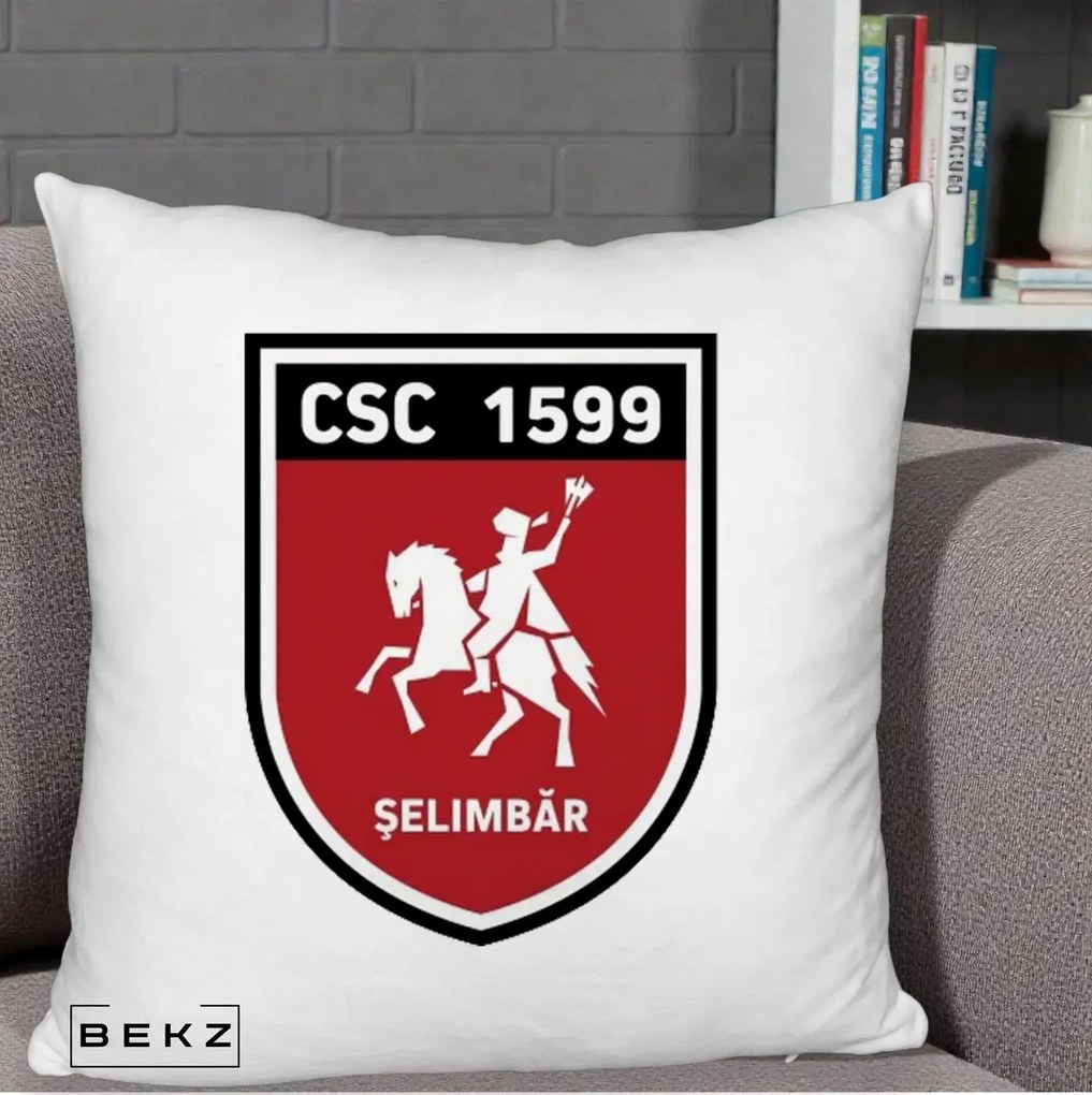 Perna Personalizata CSC 1599 Selimbar Fotbal, 40x40 cm, Alb Pufos, Husa Detasabila, Perna Inclusa, BEKZ®