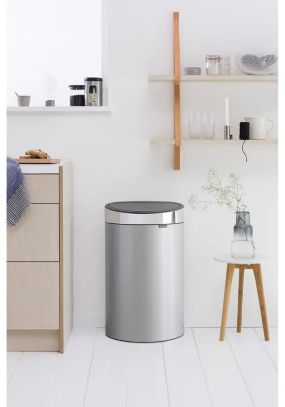 Cos de gunoi Brabantia Touch Bin New 650528, 40 L, Inchidere silentioasa si lina, Spate plat, Inox mat