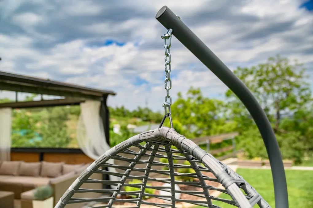 OFERTA Scaun suspendat gri deschis fara suport NARS II. calitate