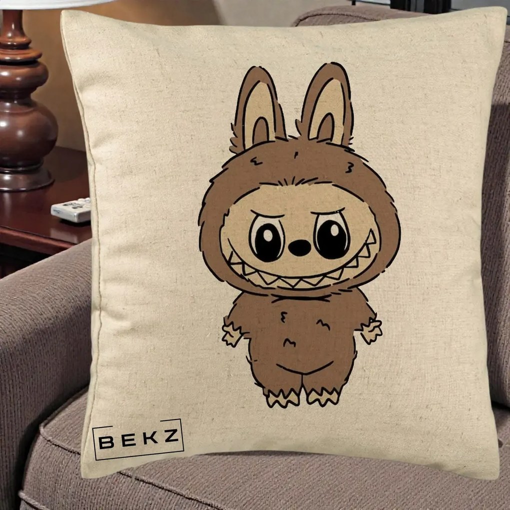 Perna Personalizata Labubu Maro Natural Solo, 40x40 cm, Bej, Husa Detasabila, Perna Inclusa, BEKZ®