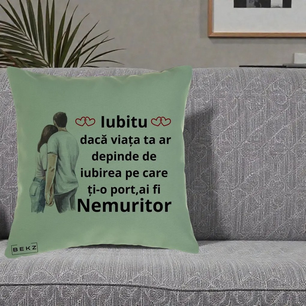 Cadou pentru Iubita - Perna Personalizata Iubitu Nemuritor cu Cuplu Acuarela si Inimi Rosii, 40x40 cm, Verde, Husa Detasabila, Perna Inclusa, BEKZ®