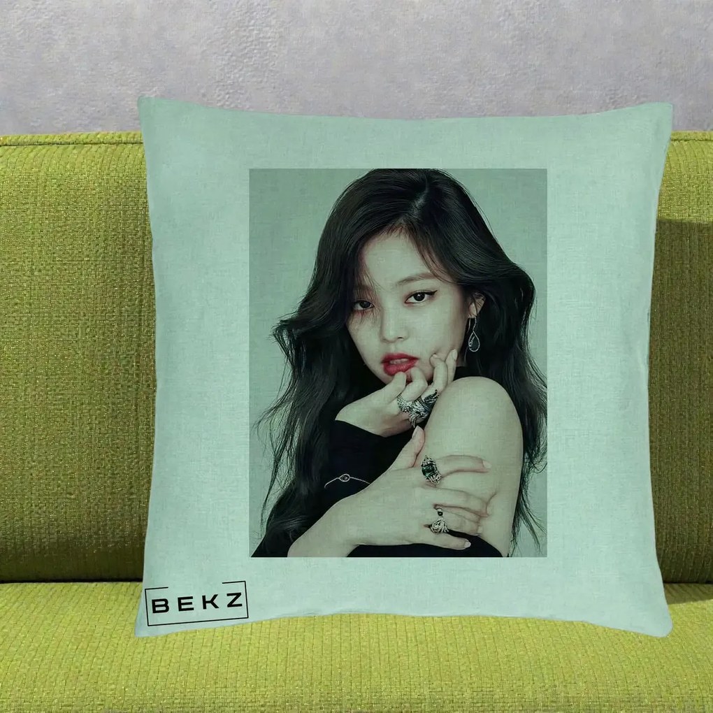 Perna Personalizata K-pop BLACKPINK Jennie Editorial Negru cu Inele, 40x40 cm, Verde Menta, Husa Detasabila, Perna Inclusa, BEKZ®