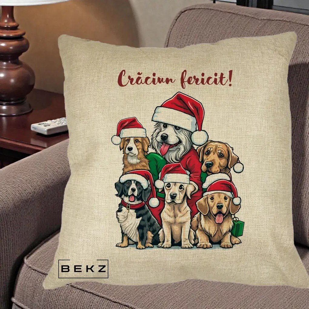Perna Decorativa Caini cu Bonete Craciun Fericit, 40x40 cm, Crem, Husa Detasabila, Perna Inclusa, BEKZ®