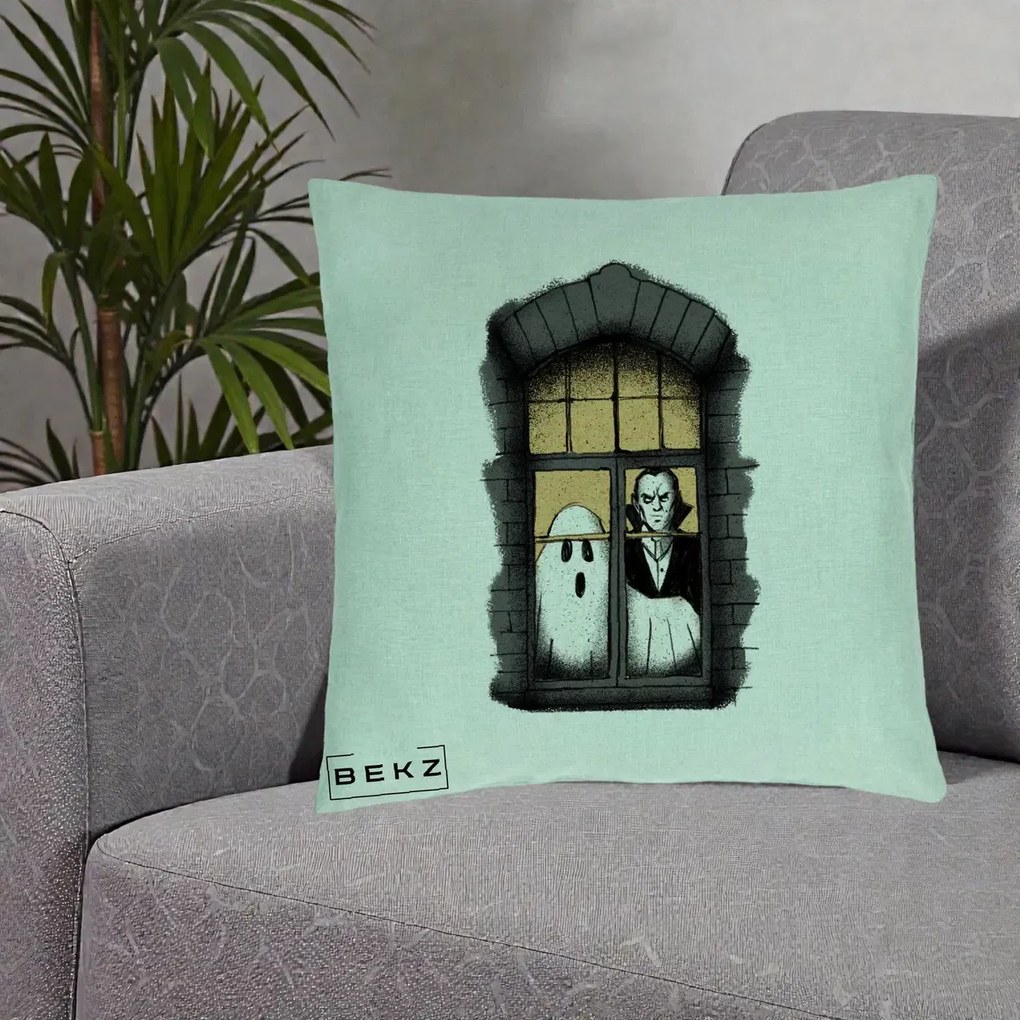 Perna Decorativa Halloween Fantoma si Dracula la Fereastra, 40x40 cm, Verde Menta, Husa Detasabila, Perna Inclusa, BEKZ®