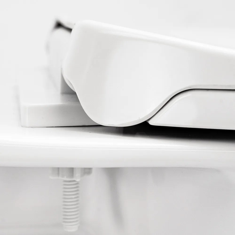 Toaletă monobloc Cleano cu evacuare inferioară și scaun