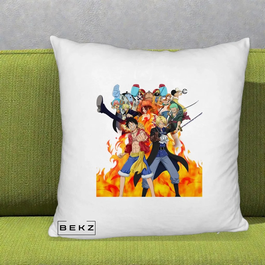 Perna Personalizata One Piece Echipa Straw Hat in Flacari, 40x40 cm, Alb Pufos, Husa Detasabila, Perna Inclusa, BEKZ®