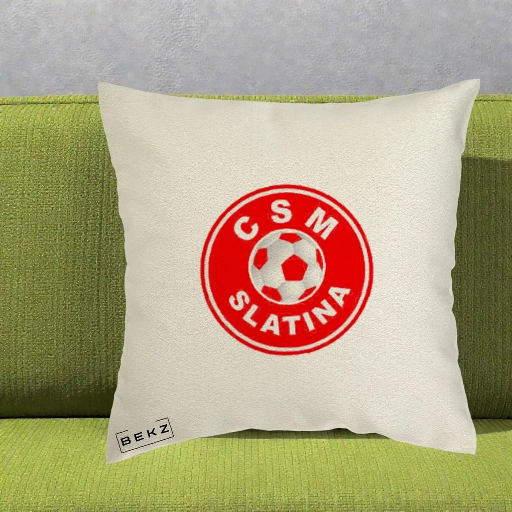 Perna Personalizata CSM Slatina Fotbal, 40x40 cm, Ecru, Husa Detasabila, Perna Inclusa, BEKZ®